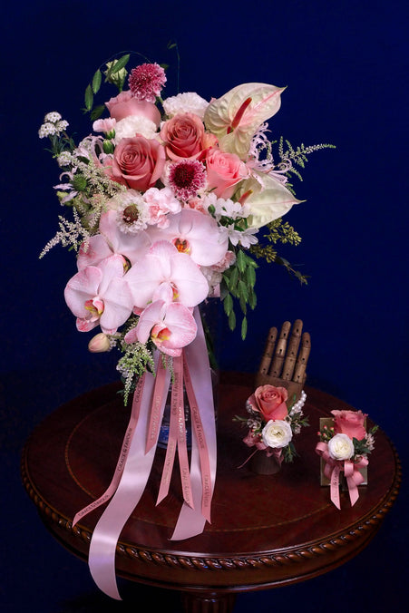 Bridal Bouquet - Waterfall - Vintage / Nude